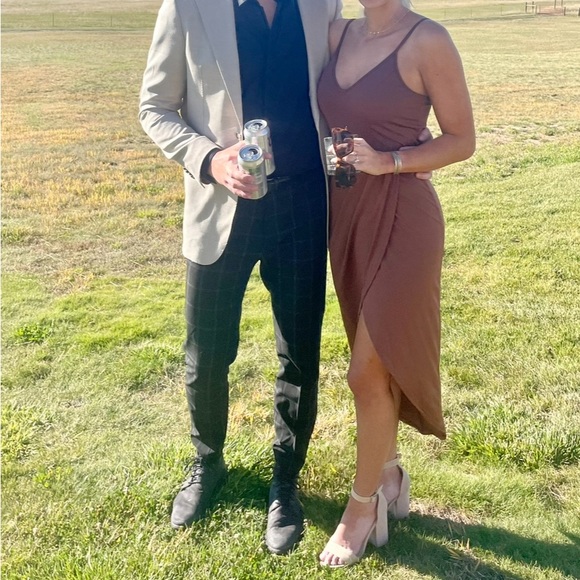 Brown midi dress with slit - Picture 4 of 5